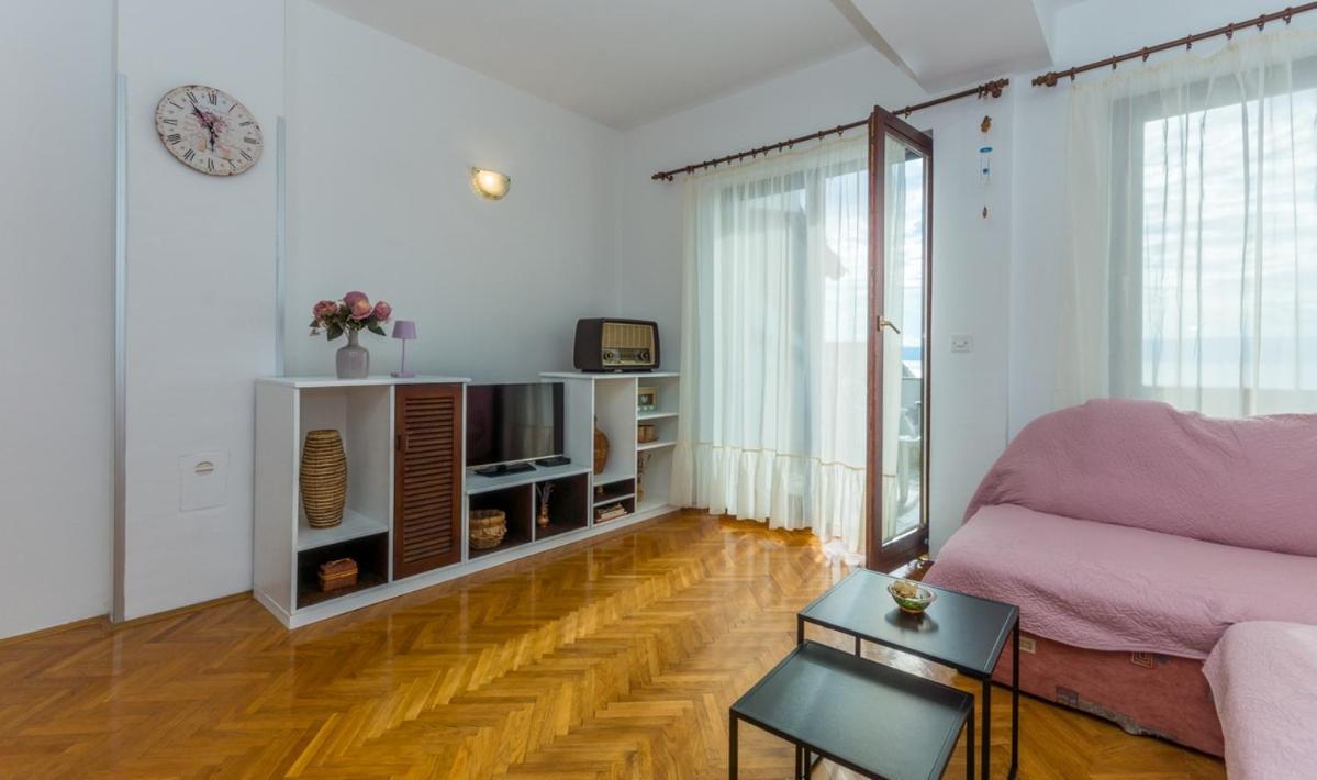 Apartment Domijan By El-Pi Tours Njivice Esterno foto
